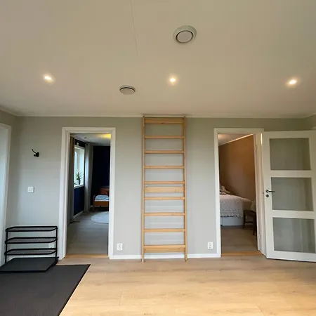 Spacious 2-bedroom Near E6, Private Gym Apartamento